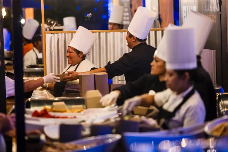 SBS26_Experience-Food